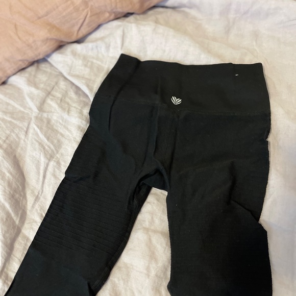 Workout Leggings - Picture 2 of 4